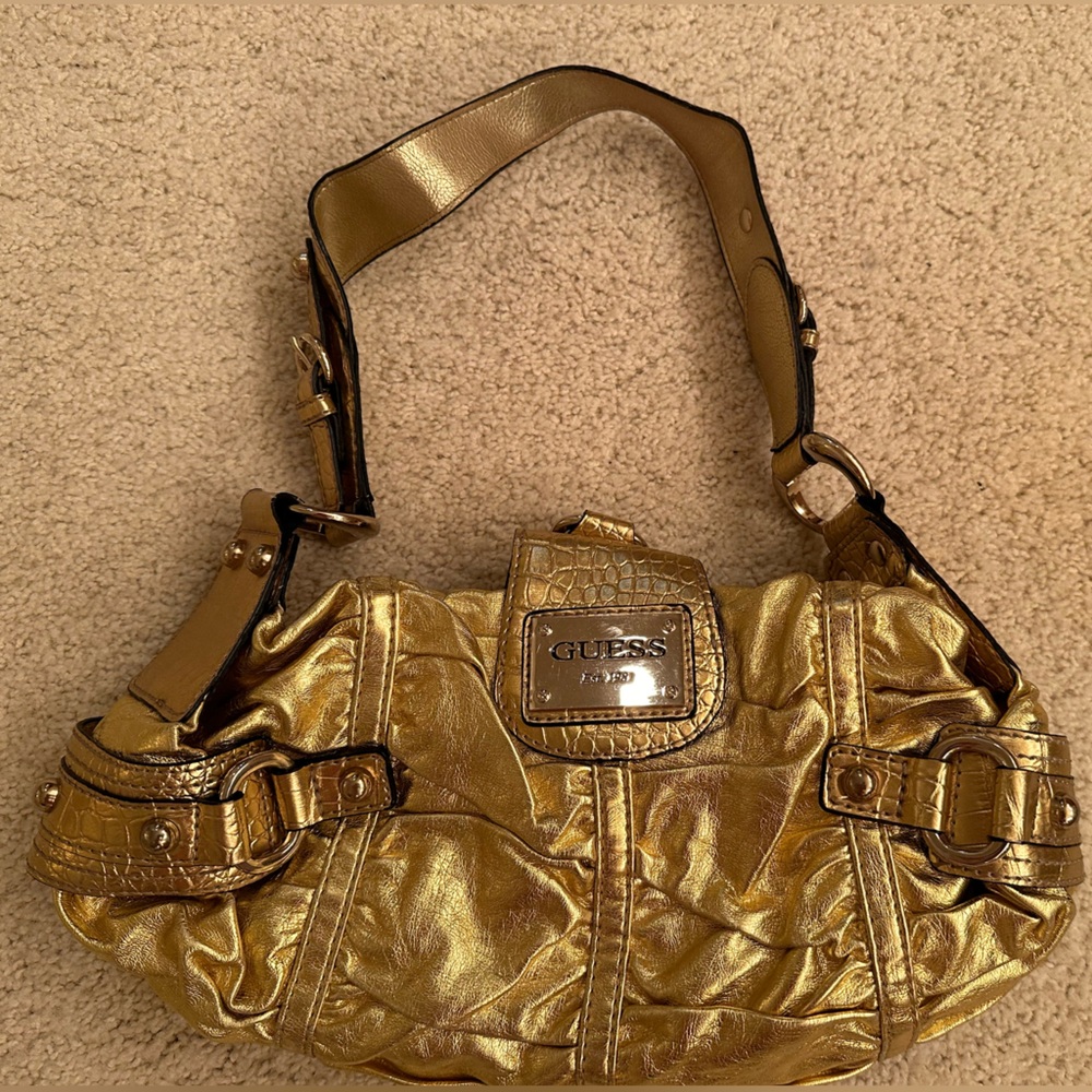 Guess Medium Size Handbag, Gold.